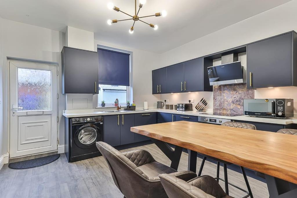Luxury Spacious Pad With Games Room Σέφιλντ Εξωτερικό φωτογραφία
